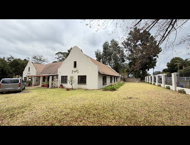 15 BEDROOM FREEHOLD FOR SALE IN FAIRLEADS